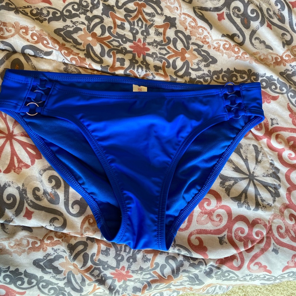 Bathing suit bottoms NEVER WORN